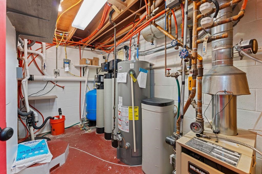 4350 Highway 45 Oshkosh, WI 54902 - Photo 29 of 63