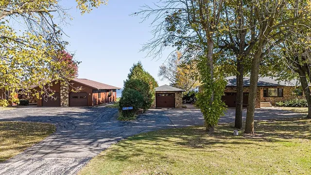 $794,900 | 4350 Highway 45, Oshkosh, WI 54902