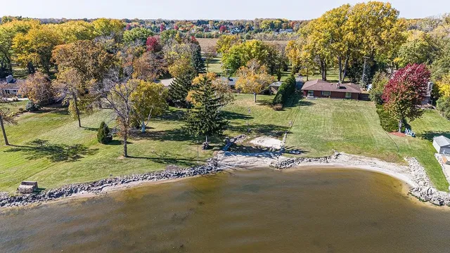 $794,900 | 4350 Highway 45, Oshkosh, WI 54902