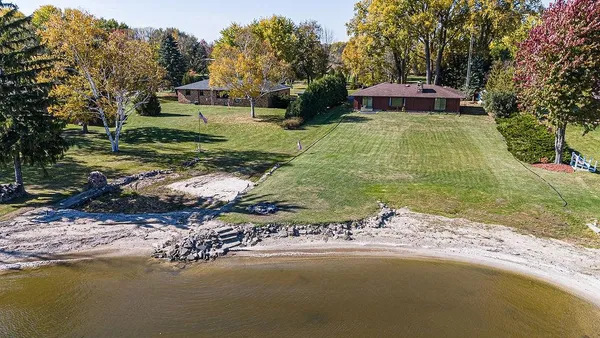 $794,900 | 4350 Highway 45, Oshkosh, WI 54902