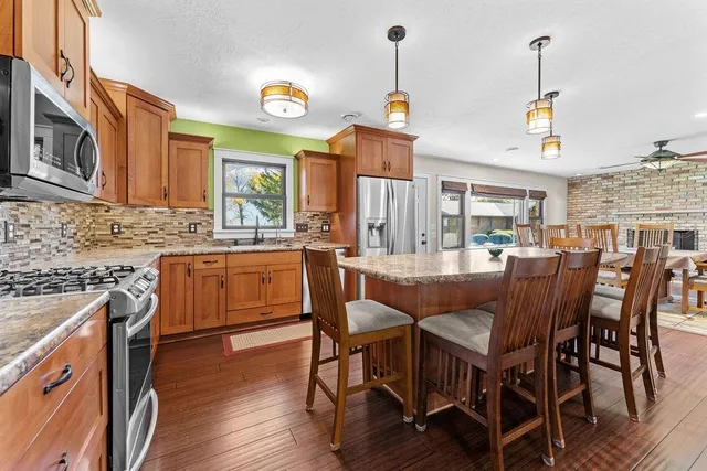 $794,900 | 4350 Highway 45, Oshkosh, WI 54902