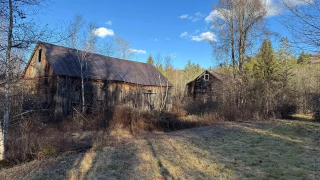 $229,900 | 50 Cheney 4-Corner Road, Newbury, VT 05040