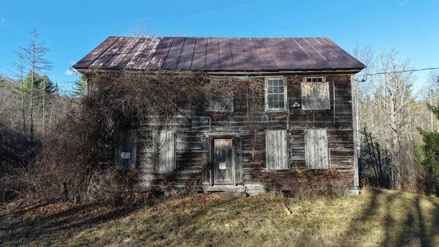 $229,900 | 50 Cheney 4-Corner Road, Newbury, VT 05040