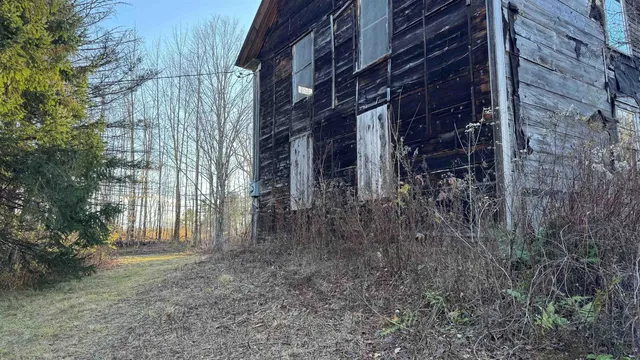 $229,900 | 50 Cheney 4-Corner Road, Newbury, VT 05040
