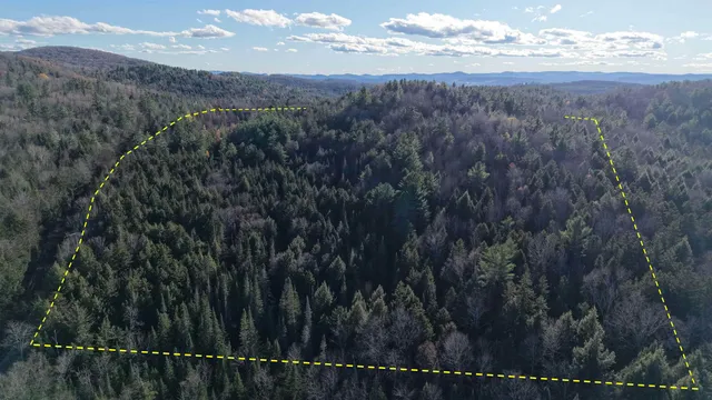 $229,900 | 50 Cheney 4-Corner Road, Newbury, VT 05040