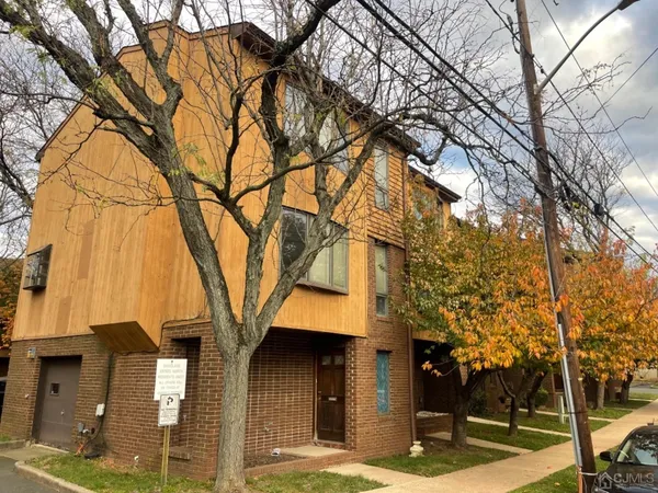 $339,900 | 81 Redmond Street, New Brunswick, NJ 08901