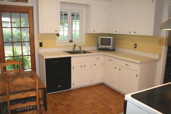 7 Newhall Road Lynnfield, MA 01940 - Photo 2 of 12 Gallery Image 2