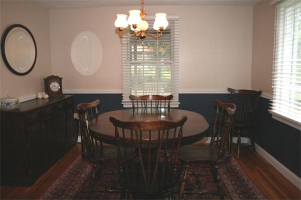 7 Newhall Road Lynnfield, MA 01940 - Photo 3 of 12 Gallery Image 3