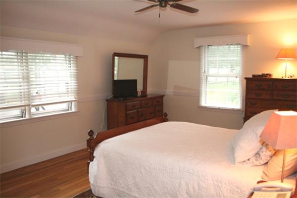 7 Newhall Road Lynnfield, MA 01940 - Photo 6 of 12 Gallery Image 6