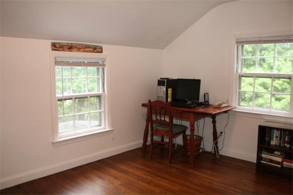 7 Newhall Road Lynnfield, MA 01940 - Photo 8 of 12 Gallery Image 8