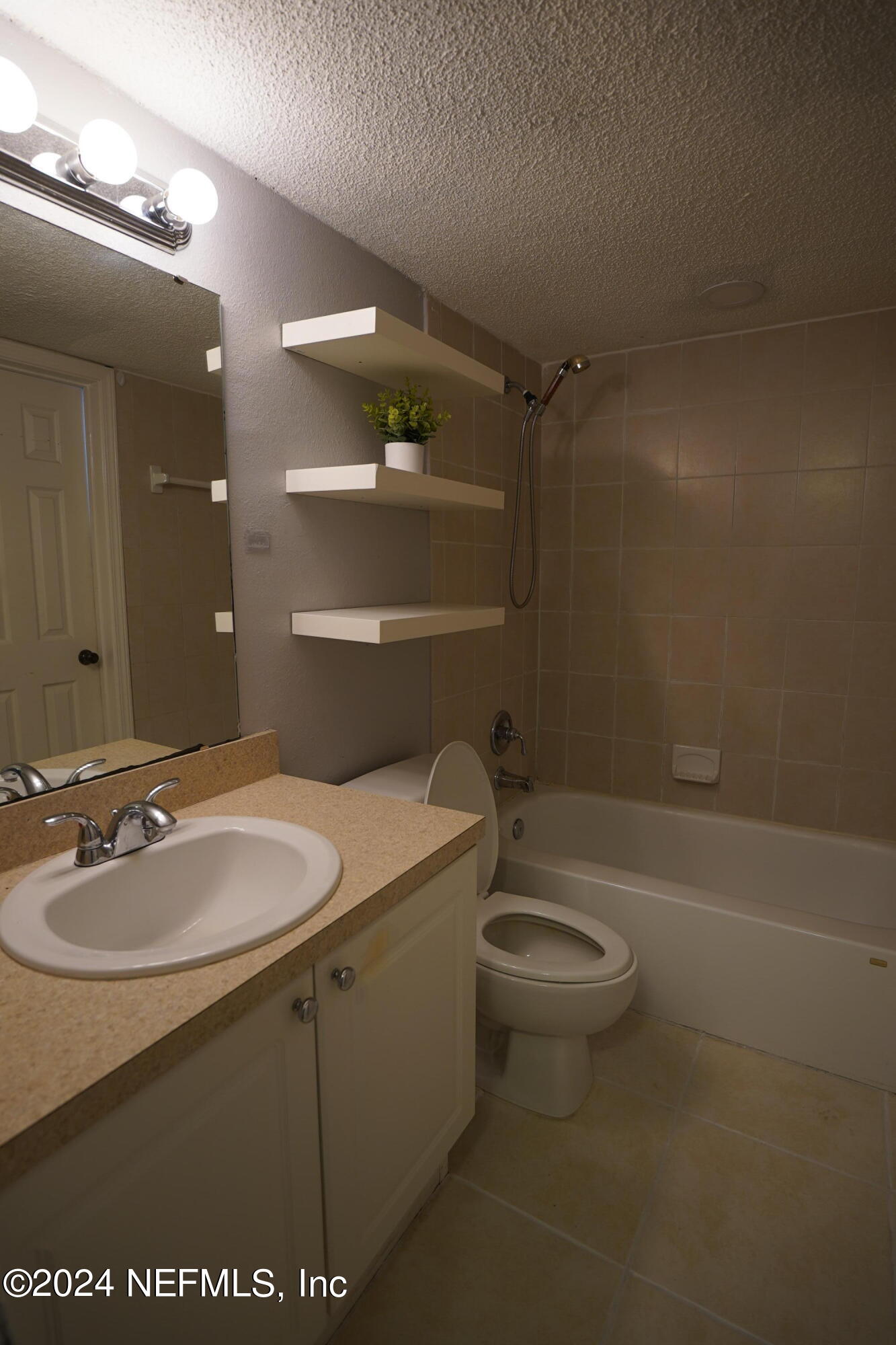 355 Monument Road, Unit 1 K2 Jacksonville, FL 32225 - Photo 6 of 10 Bathroom 2