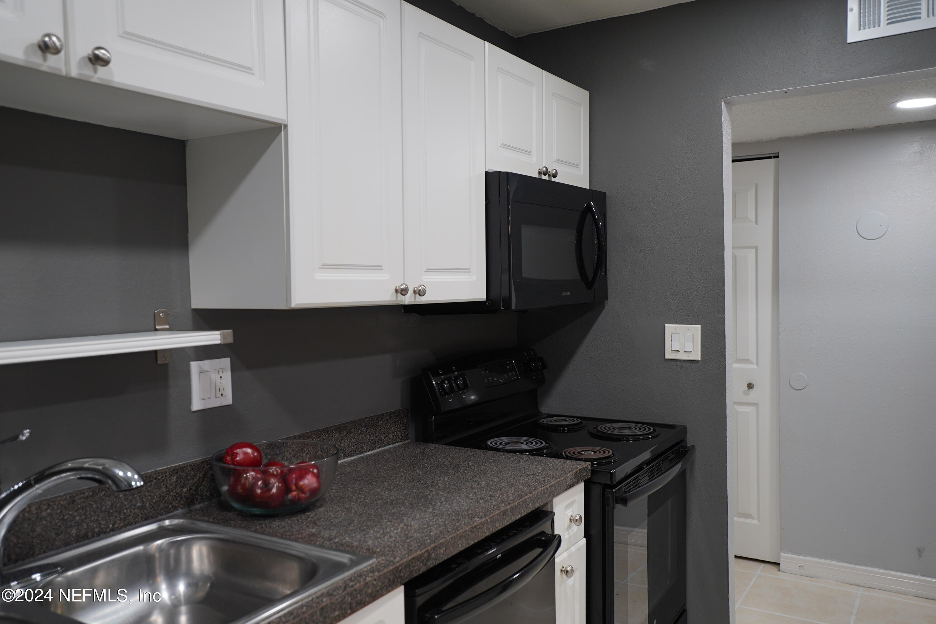 355 Monument Road, Unit 1 K2 Jacksonville, FL 32225 - Photo 8 of 10 kitchen