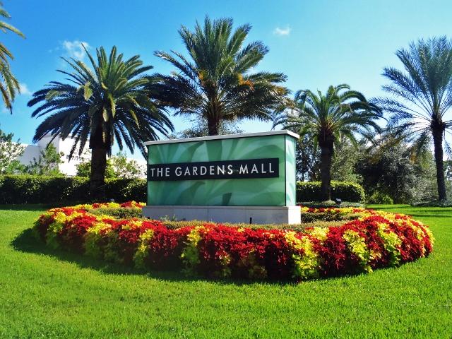 111 Chadwick Drive Jupiter, FL 33458 - Photo 25 of 34 SHOPPING