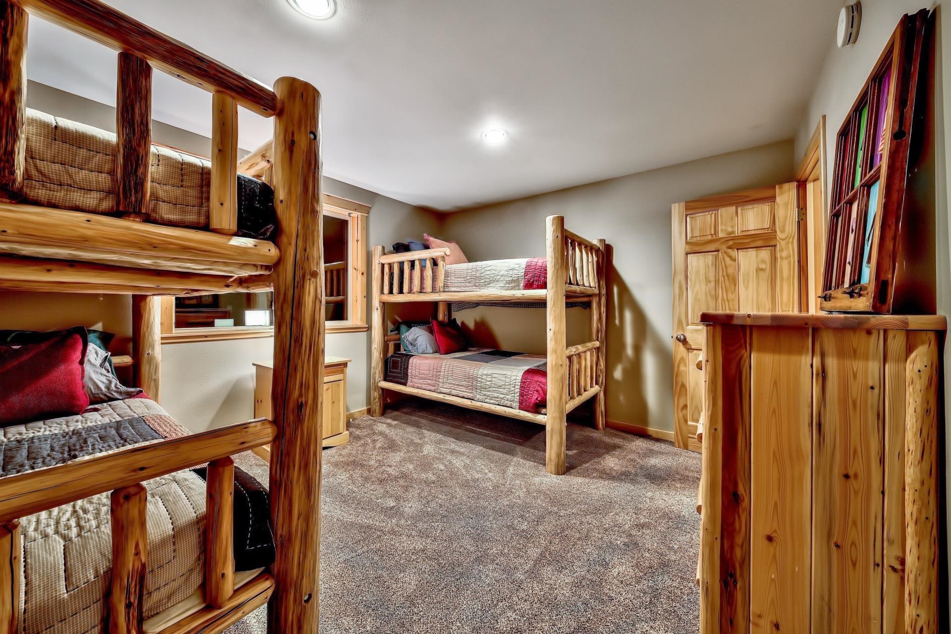 14027 Tyrol Road Truckee, CA 96161 - Photo 21 of 21 Gallery Image 21