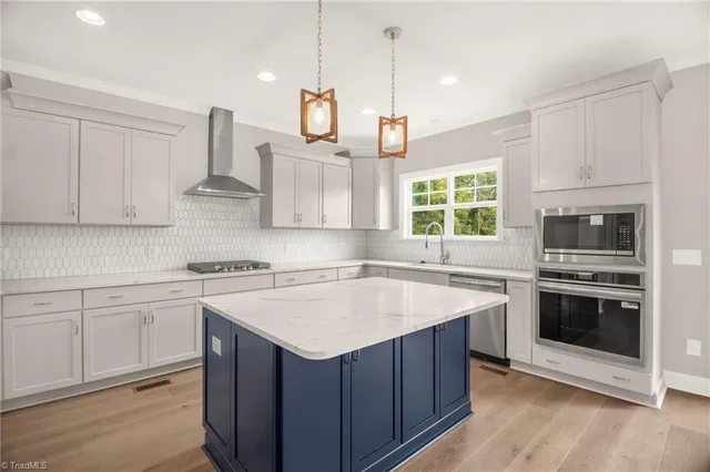 $789,900 | 3104 Pasture View Drive, Summerfield, NC 27358