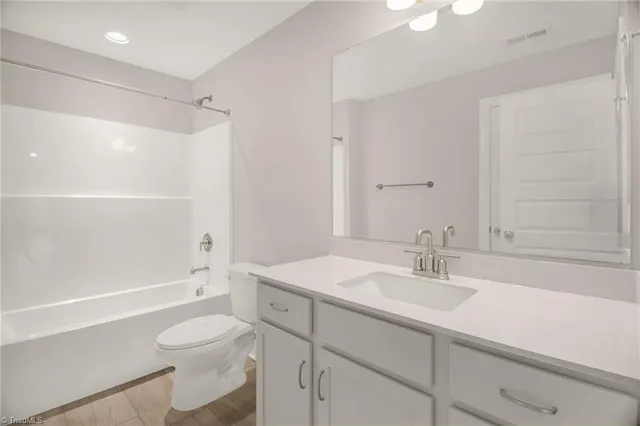 $789,900 | 3104 Pasture View Drive, Summerfield, NC 27358