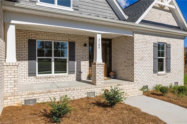 $789,900 | 3104 Pasture View Drive, Summerfield, NC 27358