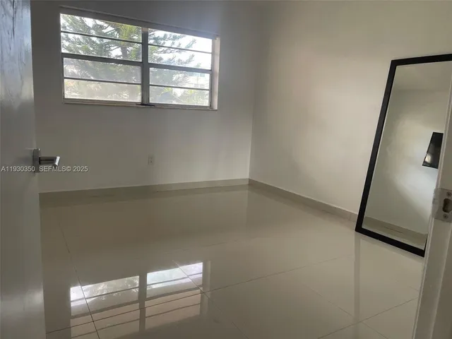 $219,000 | 1670 Northeast 191st Street, Unit 2133, Miami, FL 33179