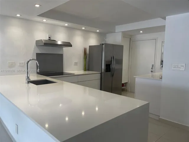 $219,000 | 1670 Northeast 191st Street, Unit 2133, Miami, FL 33179