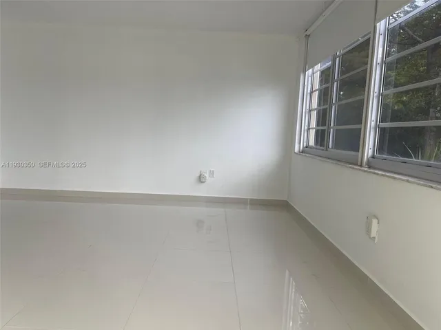 $219,000 | 1670 Northeast 191st Street, Unit 2133, Miami, FL 33179