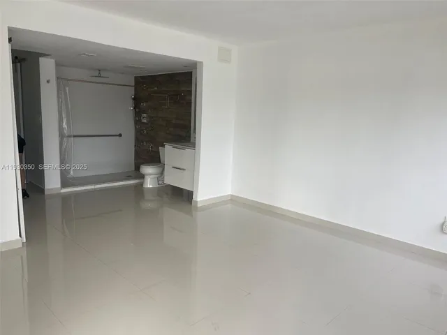 $219,000 | 1670 Northeast 191st Street, Unit 2133, Miami, FL 33179