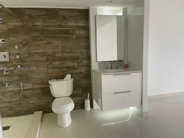 $219,000 | 1670 Northeast 191st Street, Unit 2133, Miami, FL 33179