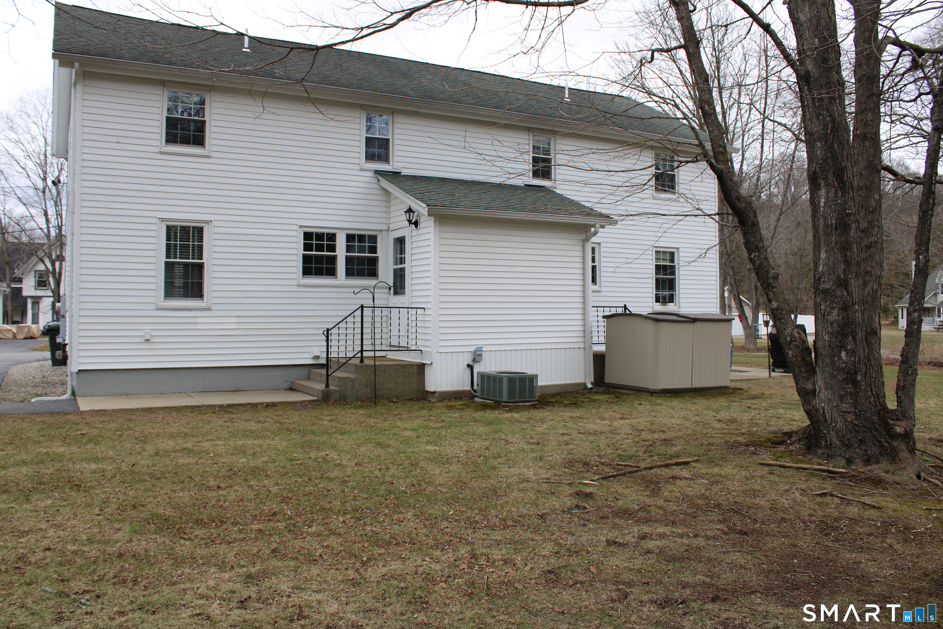 6 Sunnyside E Rd Extension, Unit 6 Norwich, CT 06360 - Photo 15 of 17 GREAT LEVEL BACKYARD