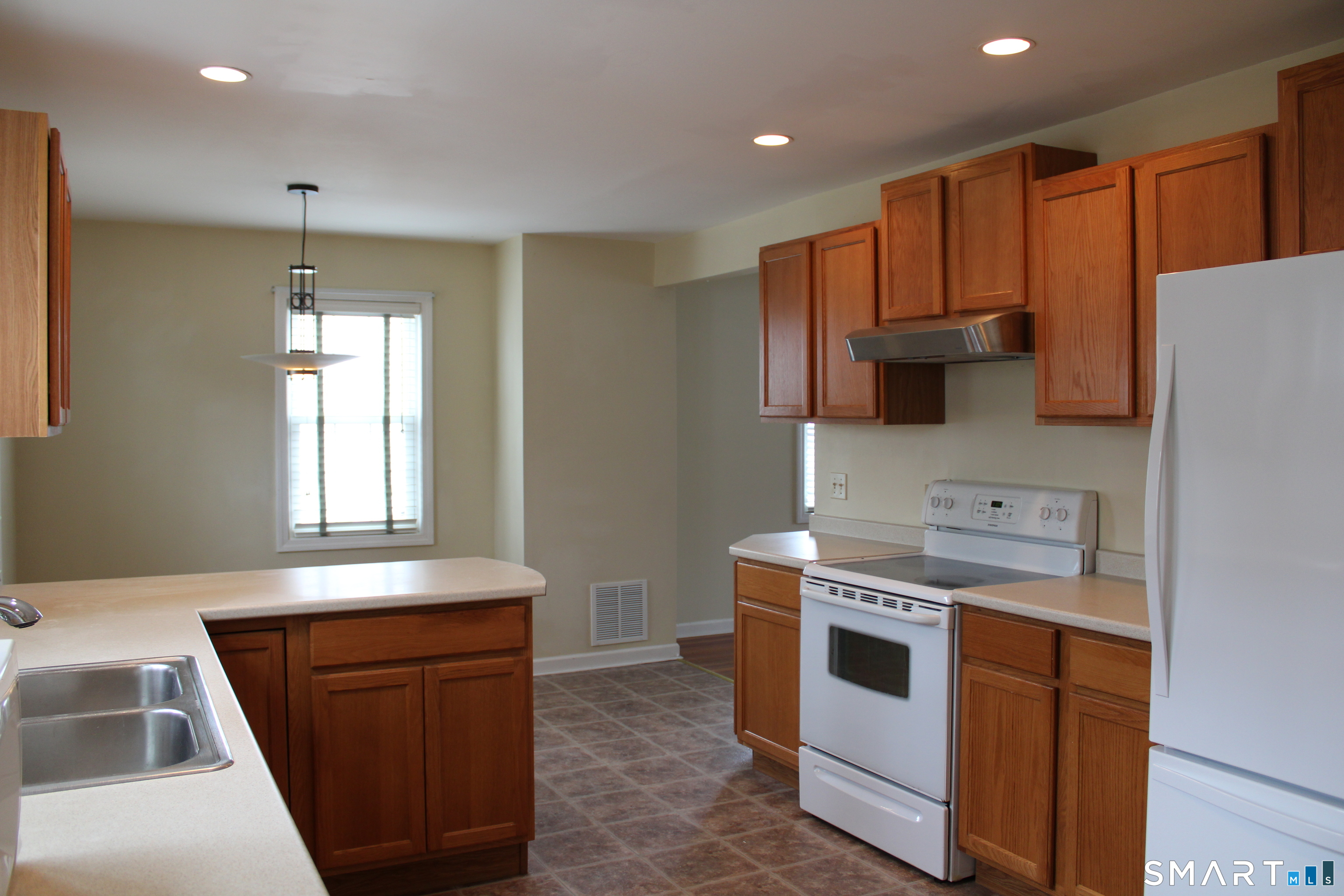 6 Sunnyside E Rd Extension, Unit 6 Norwich, CT 06360 - Photo 4 of 17