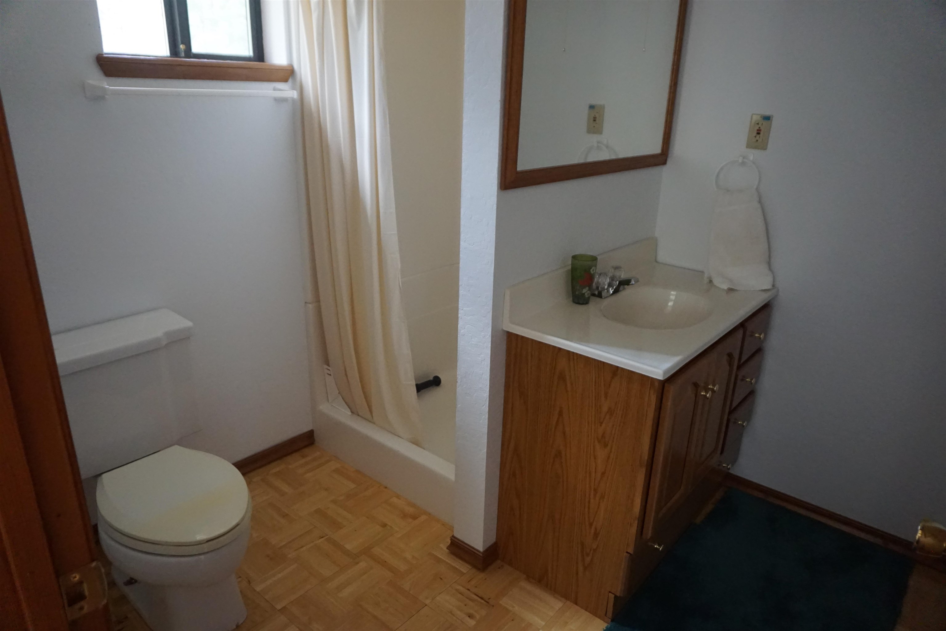 1334 Highlands Road Quincy, CA 95971 - Photo 29 of 47 a bathroom with a sink toilet and vanity