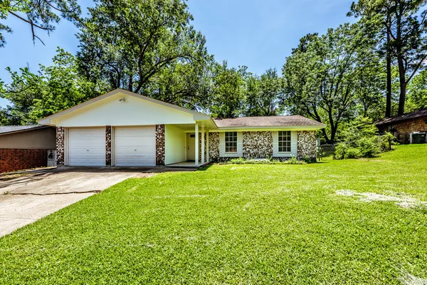 $209,500 | 2615 Chimney Rock Road, Huntsville, TX 77320