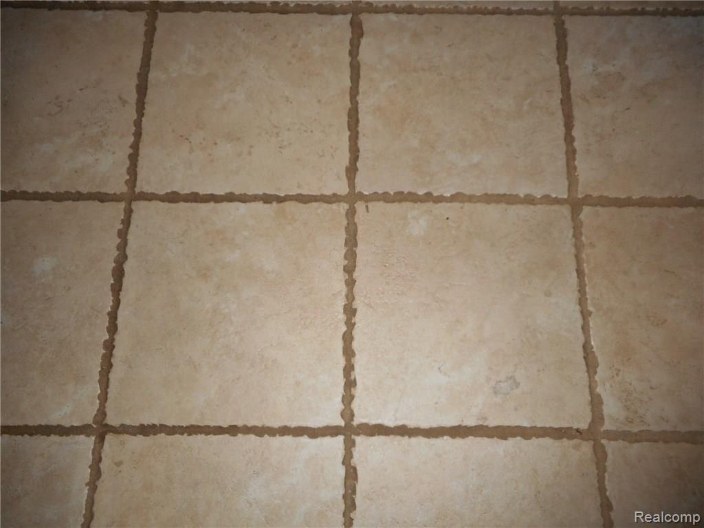 17544 Clark Street Riverview, MI 48193 - Photo 28 of 61 KITCHEN CERAMIC