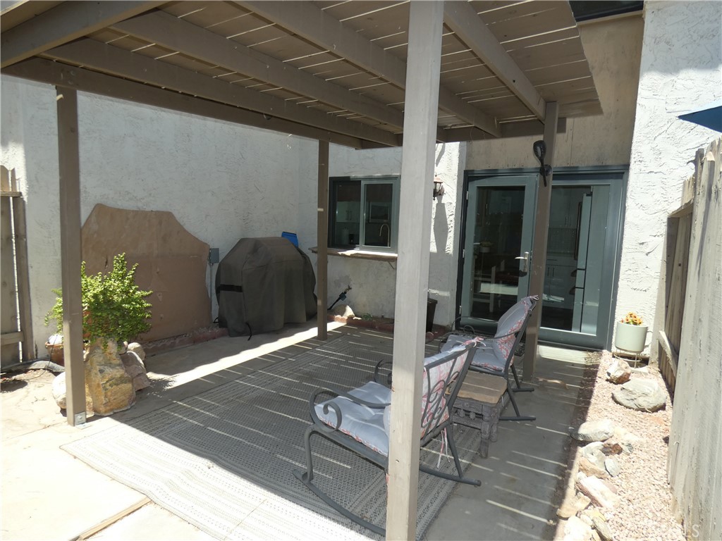 334 West Santa Elena Road Palm Springs, CA 92262 - Photo 25 of 45 a living room with furniture