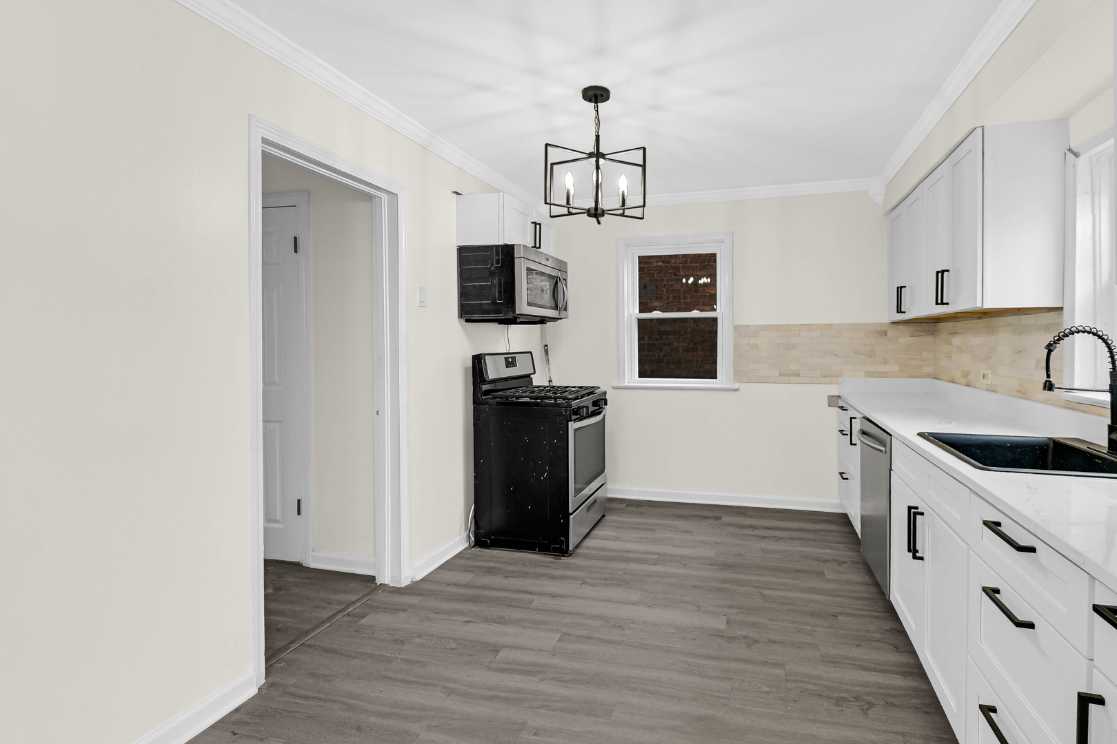 10048 South Rhodes Avenue Chicago, IL 60628 - Photo 13 of 32 Gallery Image 13