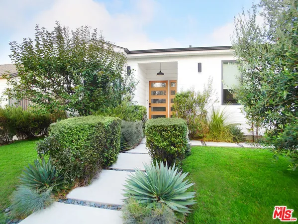 $7,950 | 3744 Somerset Drive, Los Angeles, CA 90016