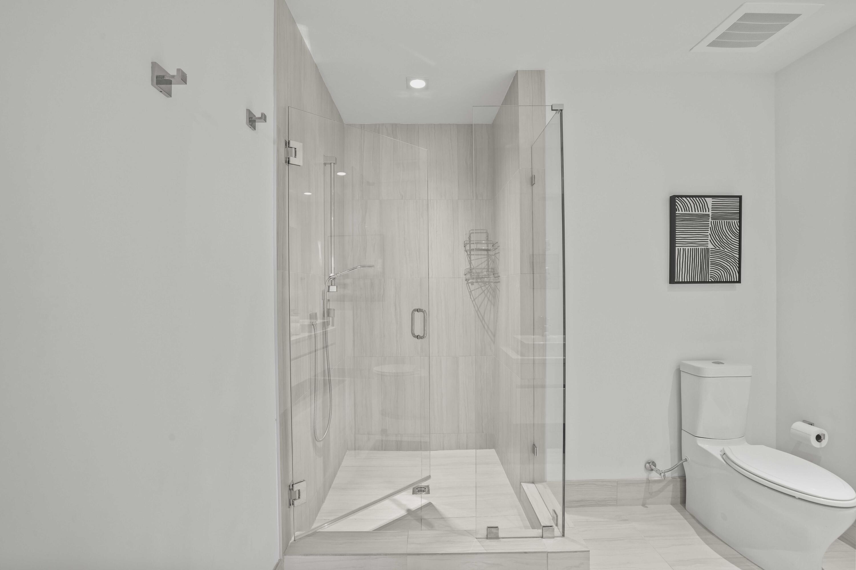 155 East Boca Raton Road, Unit 823 Boca Raton, FL 33432 - Photo 15 of 48 Unit 823 - 34 Main bathroom