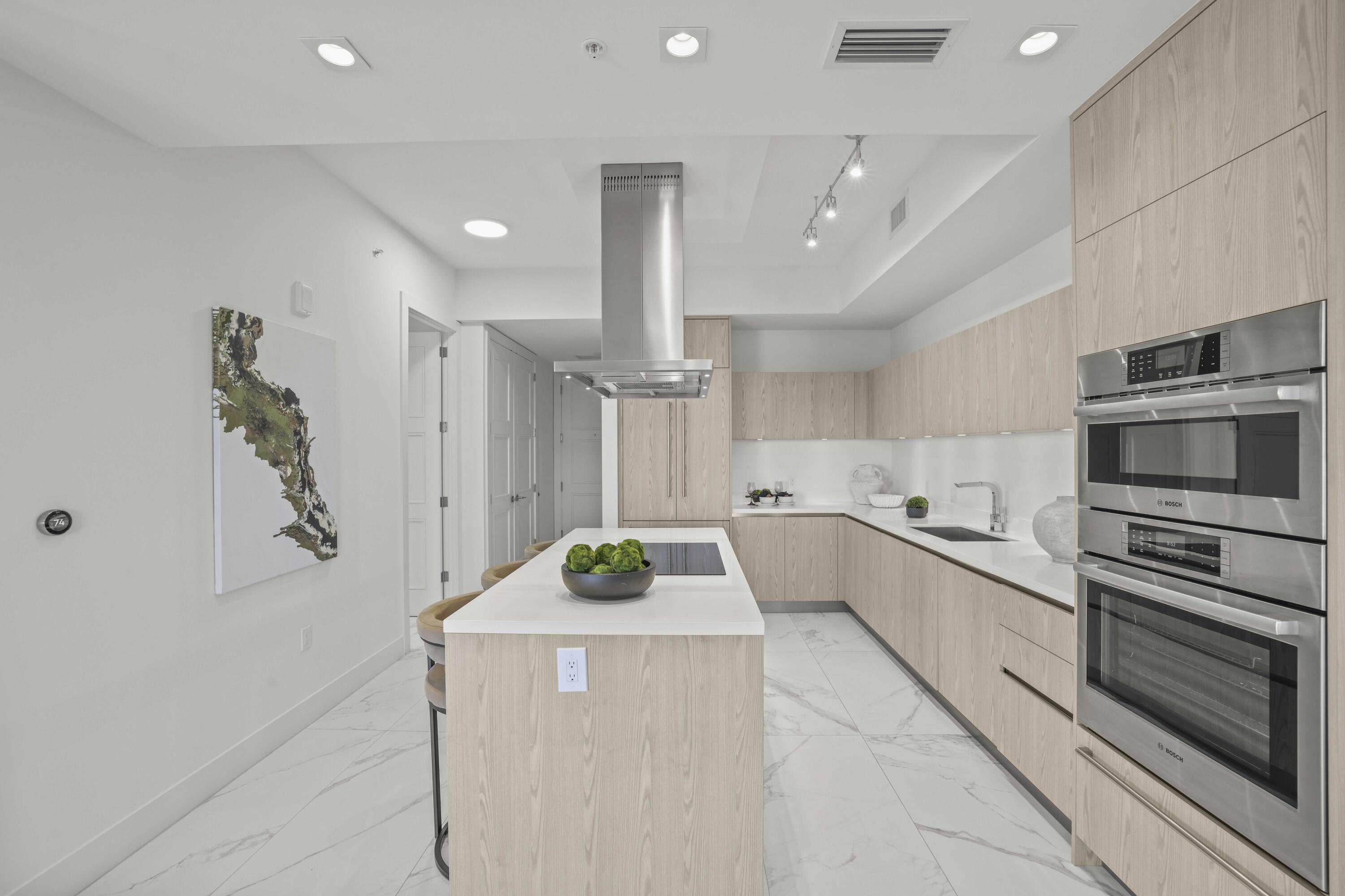 155 East Boca Raton Road, Unit 823 Boca Raton, FL 33432 - Photo 19 of 48 Unit 823 - 2 Kitchen