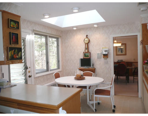12 Lantern Lane Lexington, MA 02421 - Photo 8 of 13 Gallery Image 8