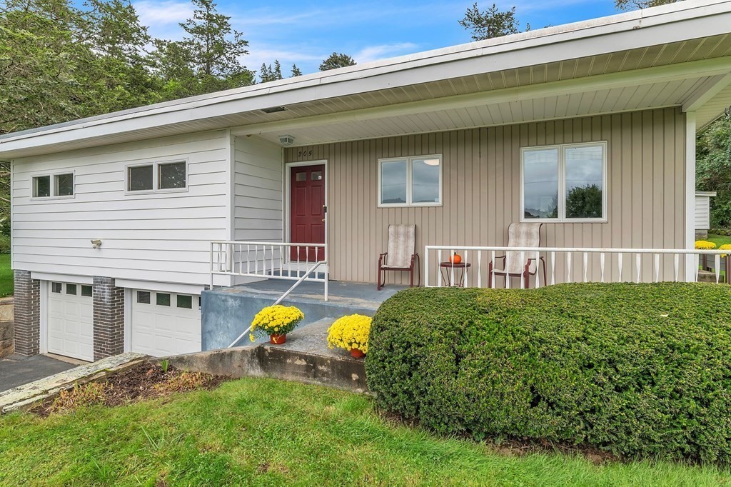 205 Dunhamtown Palmer Road Brimfield, MA 01010 - Photo 1 of 28 Gallery Image 1