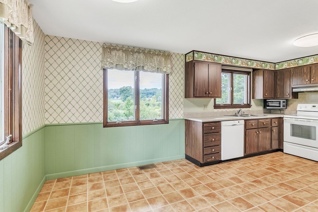 205 Dunhamtown Palmer Road Brimfield, MA 01010 - Photo 3 of 28 Gallery Image 3