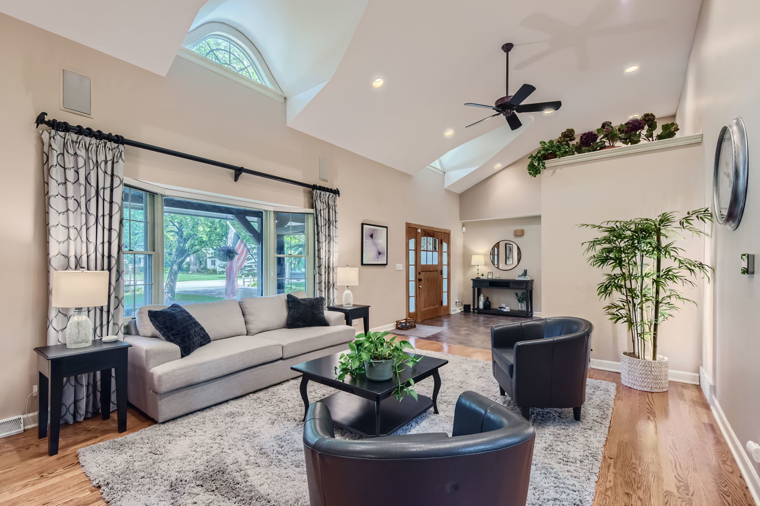 415 Lombard Road Itasca, IL 60143 - Photo 6 of 42 Gallery Image 6