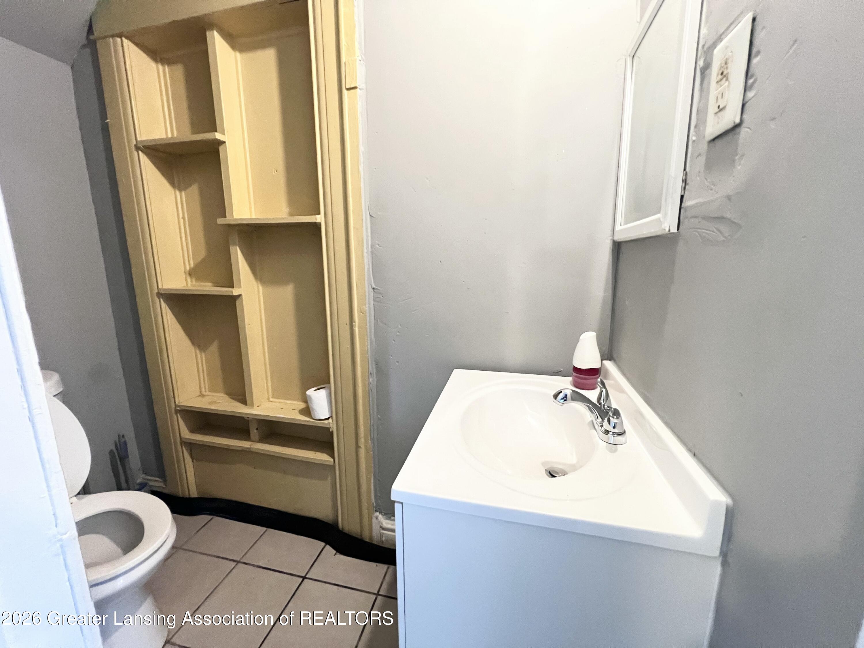 933 Porter Street Lansing, MI 48906 - Photo 15 of 30 77BF4358-B02F-4235-9DA9-5D7579BD9972