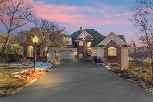 $899,900 | 743 Royal Troon Court, Oconomowoc, WI 53066