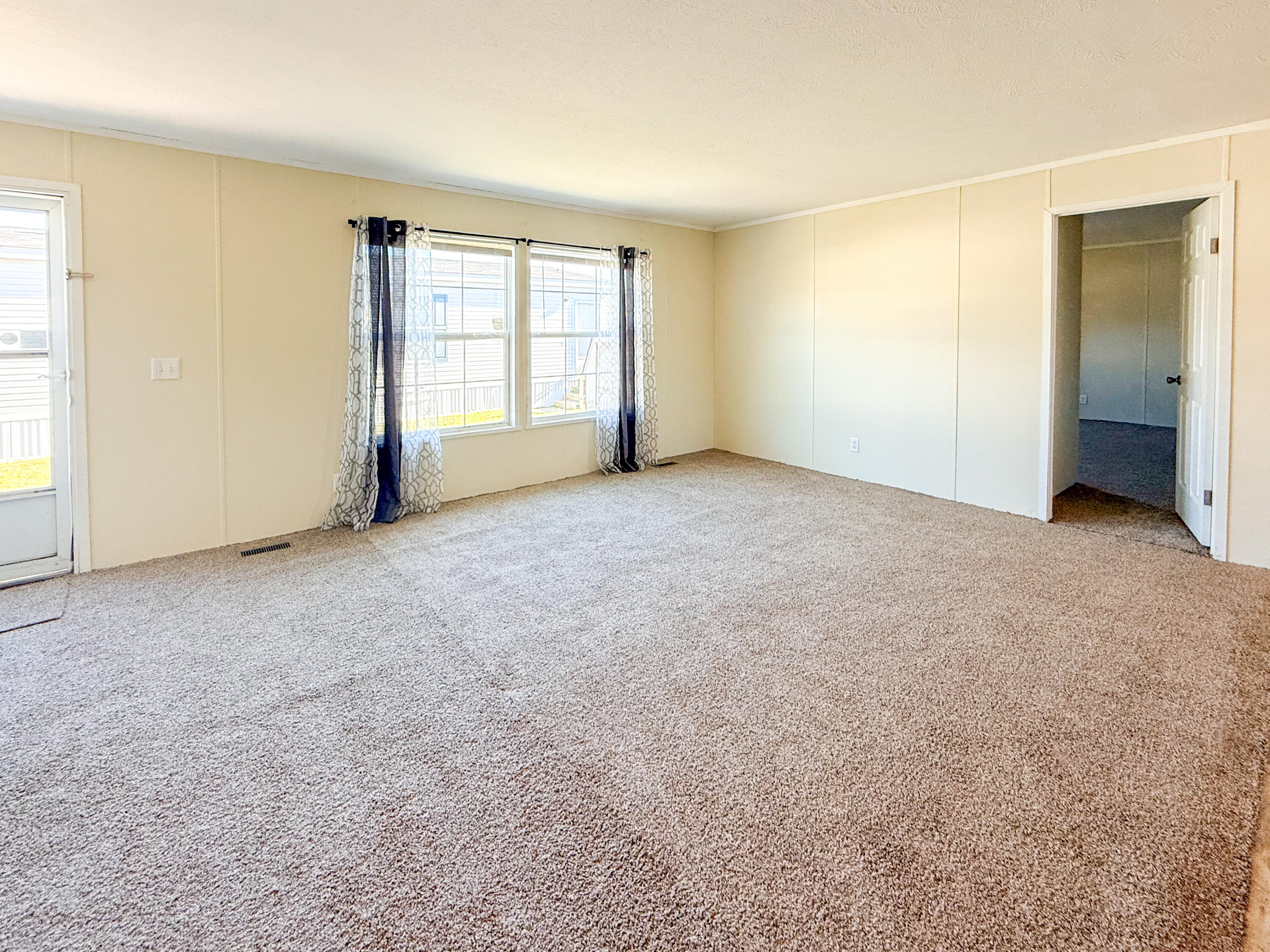 4883 Russet Avenue Muskegon, MI 49442 - Photo 18 of 27 IMG_8152