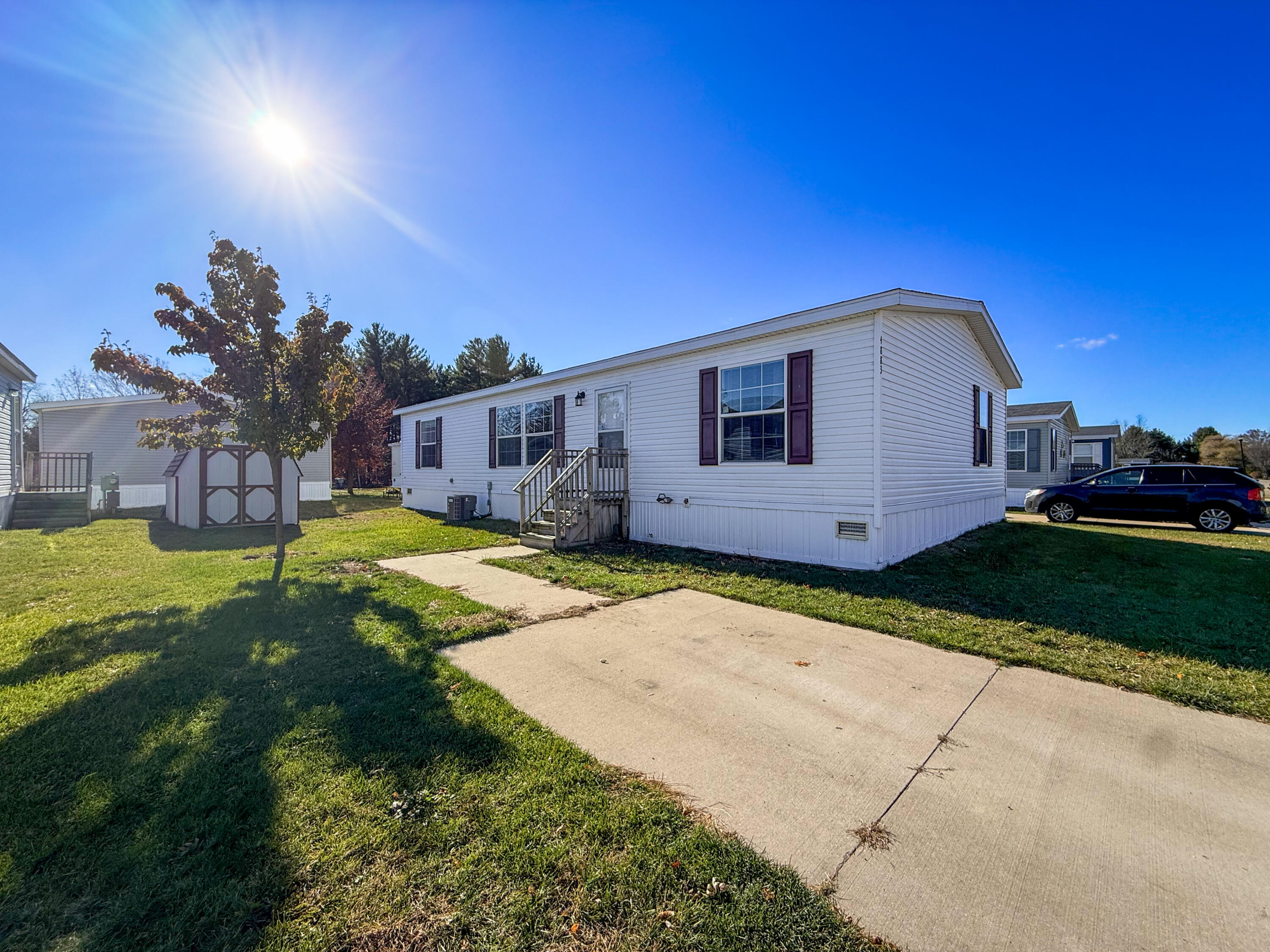 4883 Russet Avenue Muskegon, MI 49442 - Photo 2 of 27 IMG_8155