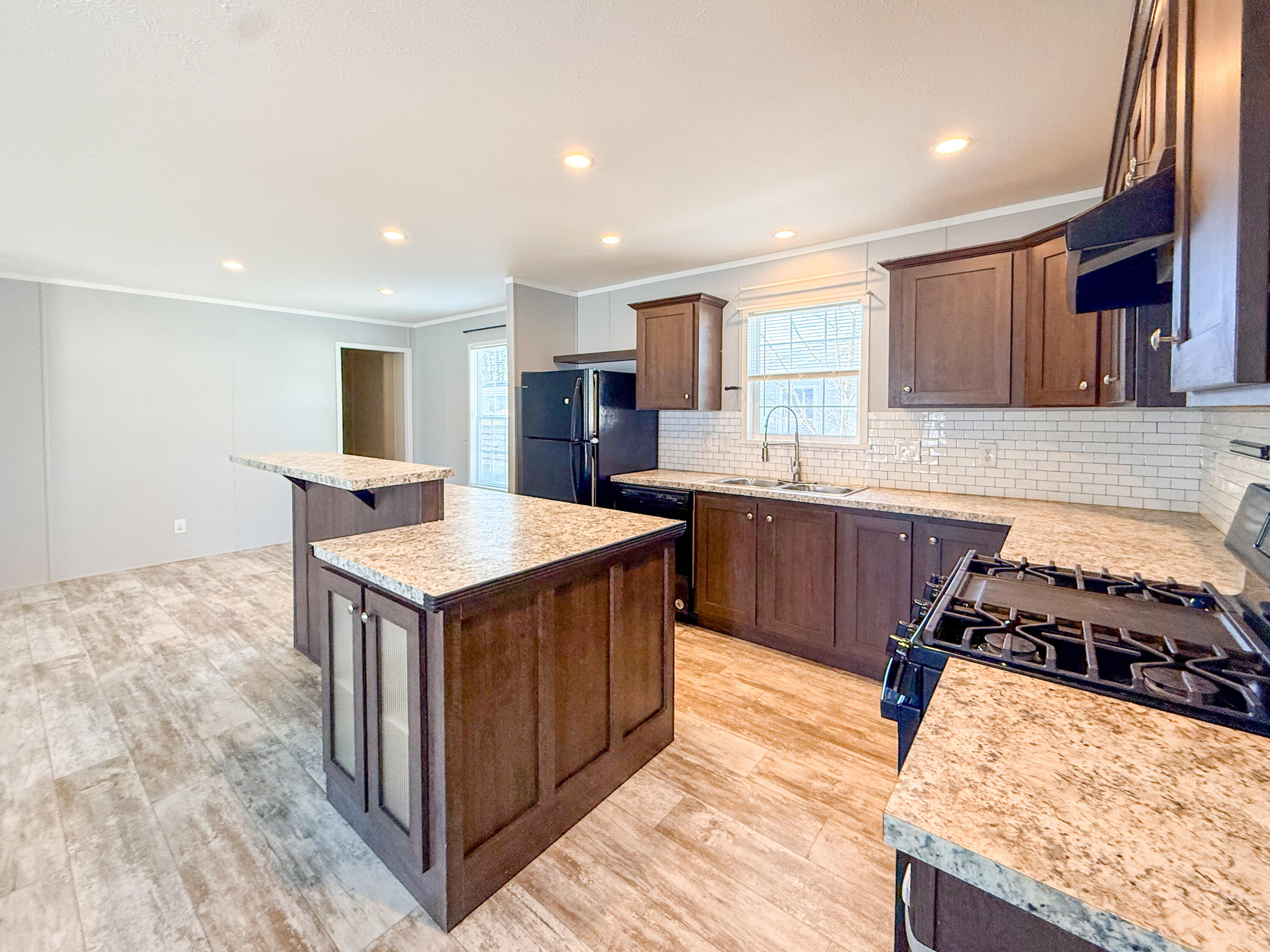 4883 Russet Avenue Muskegon, MI 49442 - Photo 5 of 27 IMG_8145