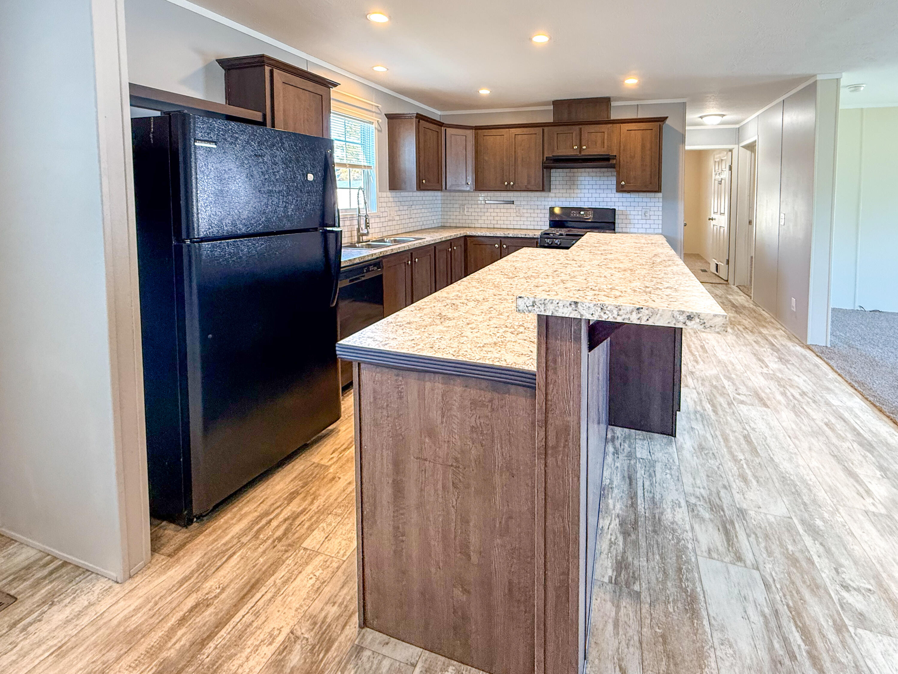 4883 Russet Avenue Muskegon, MI 49442 - Photo 7 of 27 IMG_8142