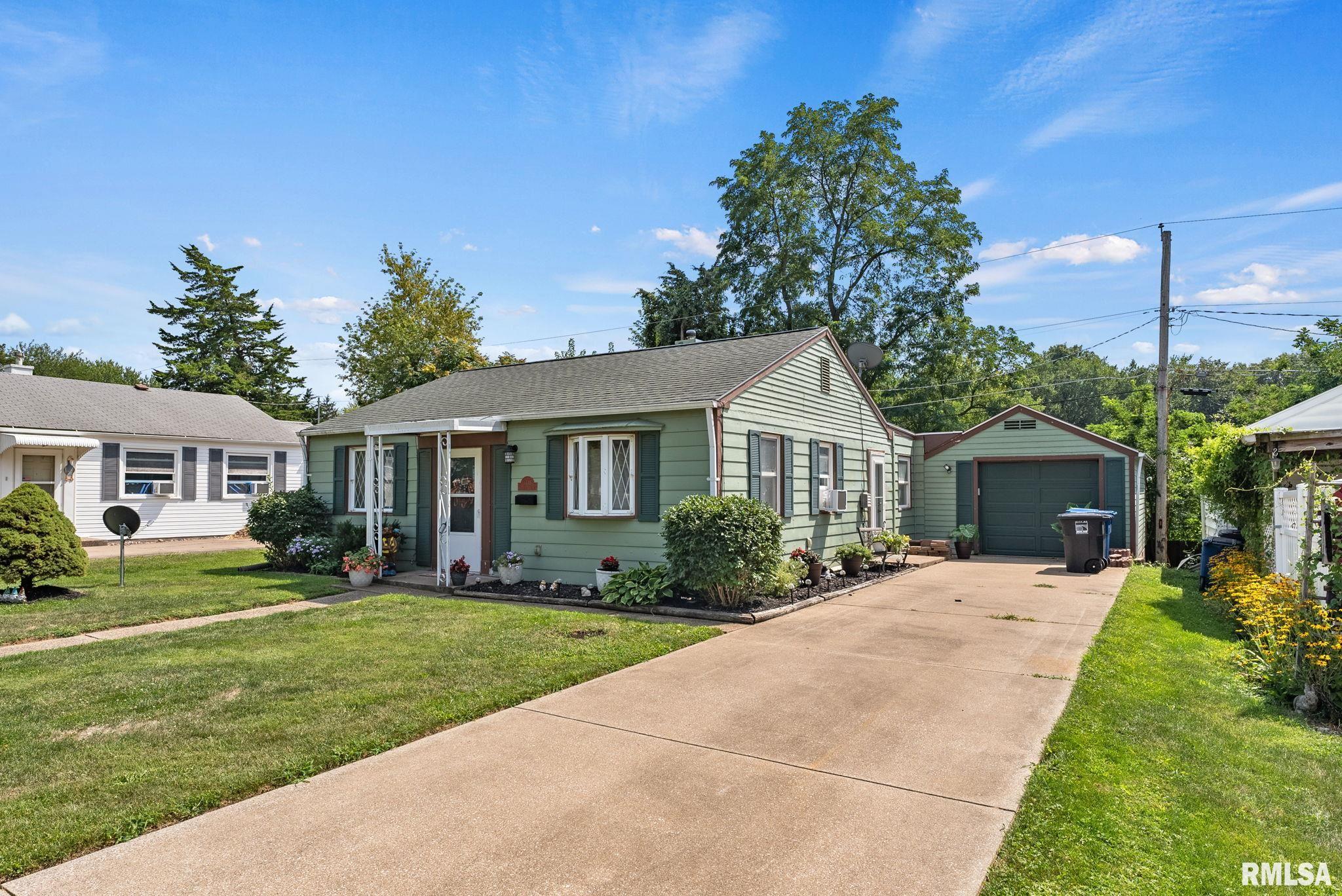 3718 15th Avenue Moline, IL 61265 - Photo 1 of 13