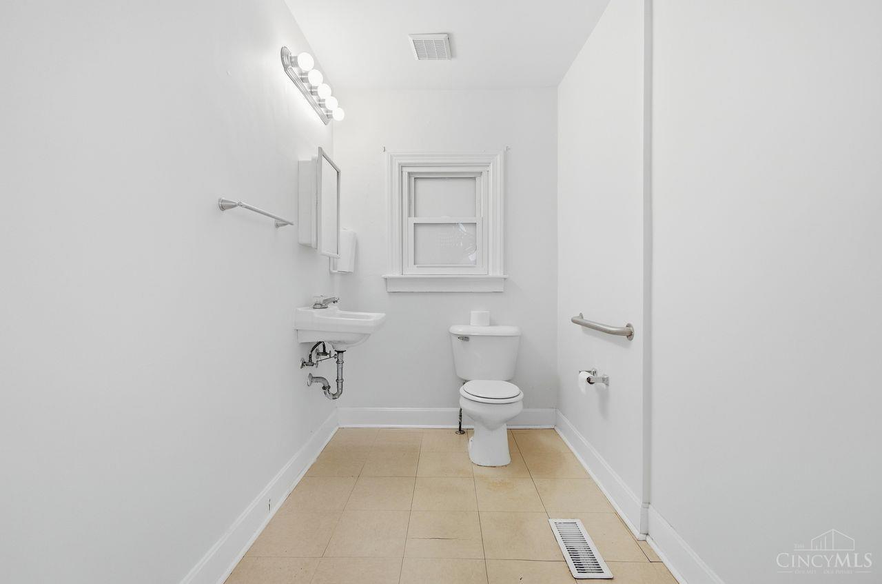 10895 Reading Road Cincinnati, OH 45241 - Photo 14 of 42 Gallery Image 14