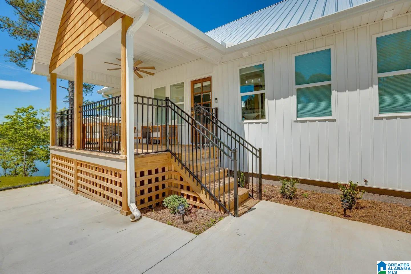 421 Point View Roanoke, AL 36274 - Photo 2 of 45