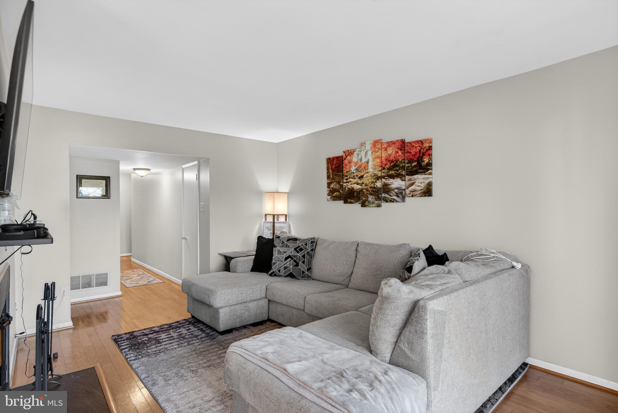 305 Kelly Cove Mount Laurel, NJ 08054 - Photo 2 of 21